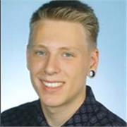 Lehramtsstudent der Nachhilfe und Hausaufgabenhilfe in verschiedenen Fächern anbietet.